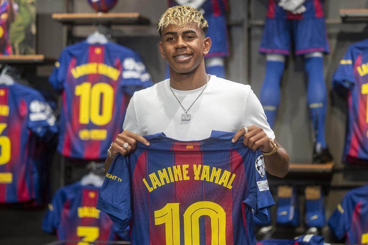 亚马尔续约巴塞罗那至2031年，新赛季荣耀身披10号战袍